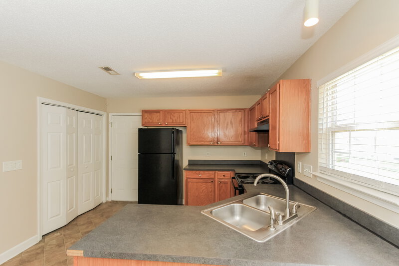 1,885/Mo, 630 Favorwood Dr Rock Hill, SC 29730 Kitchen View 2