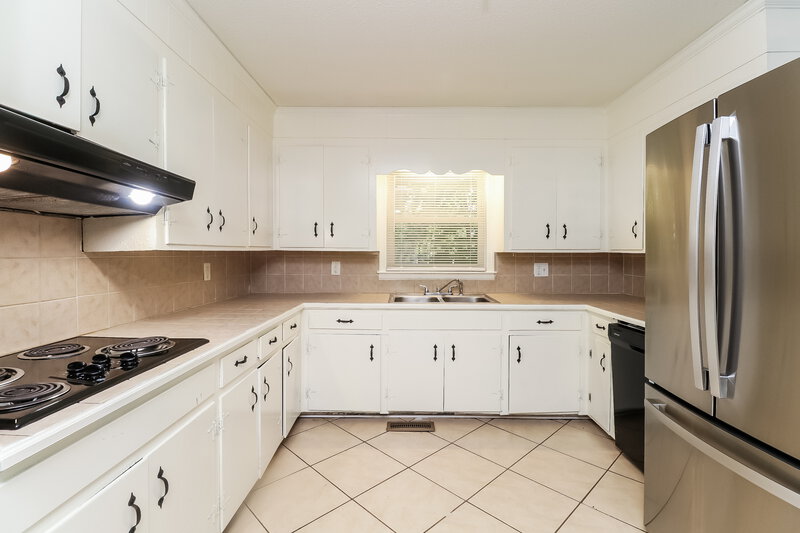 2,010/Mo, 1021 Sylvia Cir Rock Hill, SC 29730 Kitchen View