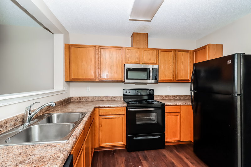 1,720/Mo, 2834 Cartesian Dr Charlotte, NC 28214 Kitchen View 2