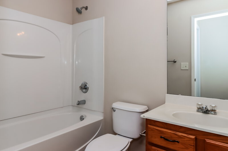 1,720/Mo, 2834 Cartesian Dr Charlotte, NC 28214 Bathroom View