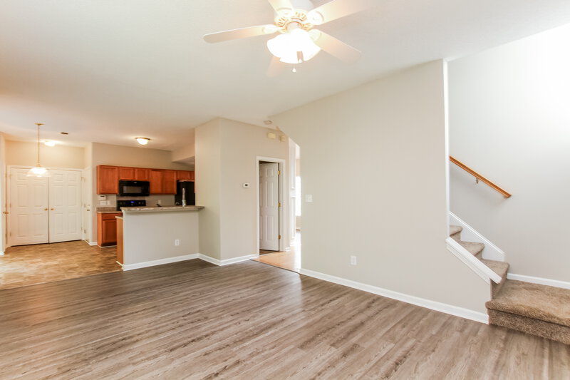 2,110/Mo, 3431 Ann Franklin Ct Charlotte, NC 28216 Living Room View 2