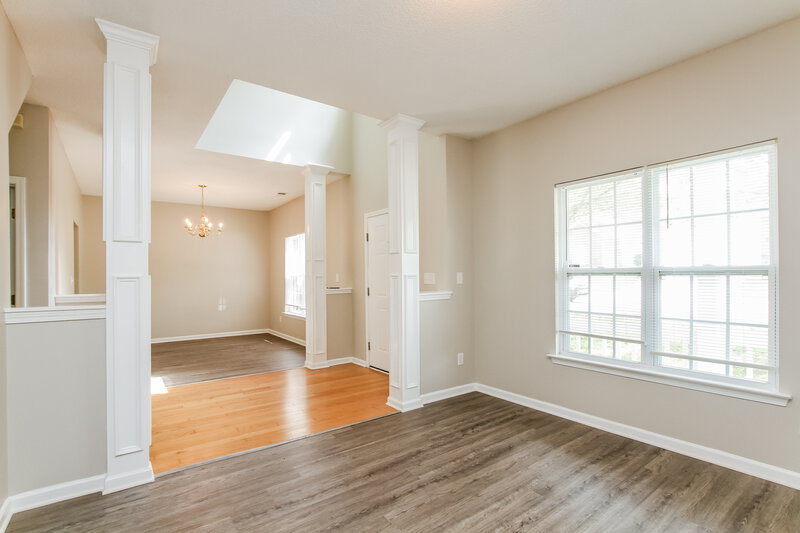 2,110/Mo, 3431 Ann Franklin Ct Charlotte, NC 28216 Living Room View 3