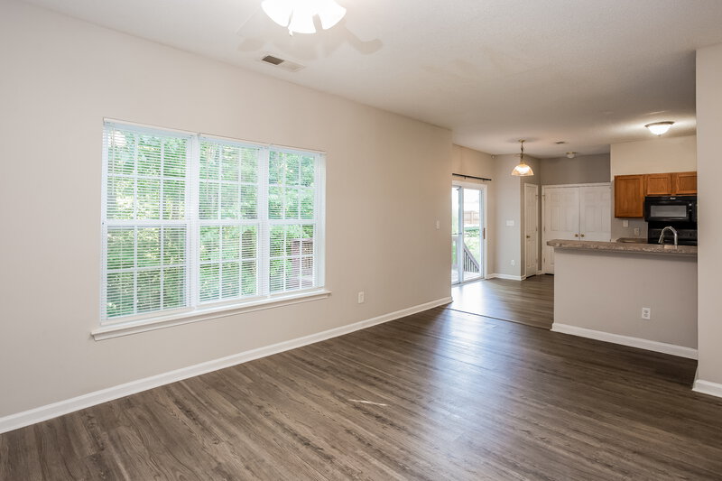 2,040/Mo, 3431 Ann Franklin Ct Charlotte, NC 28216 Living Room View 3