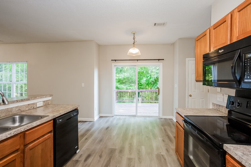 2,040/Mo, 3431 Ann Franklin Ct Charlotte, NC 28216 Kitchen View