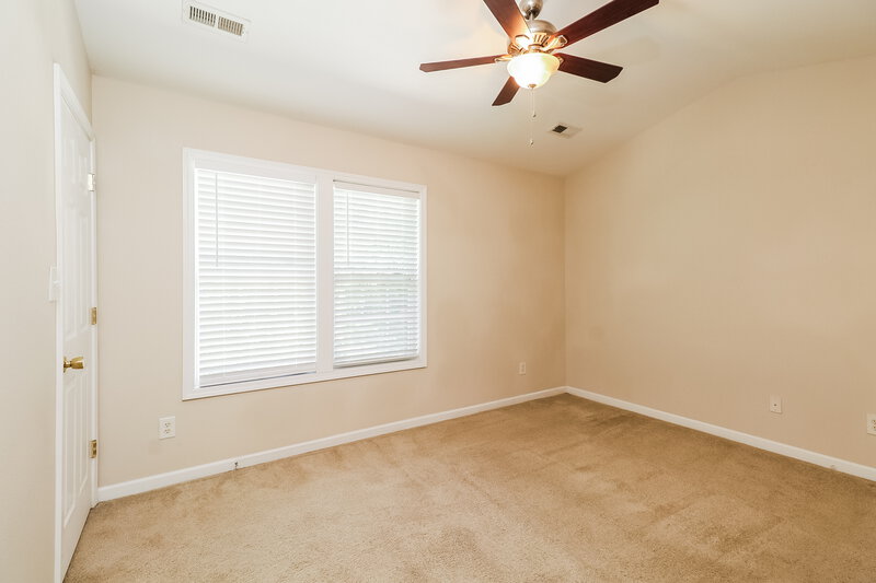 1,595/Mo, 8248 Carob Tree Ln Charlotte, NC 28215 Main Bedroom View