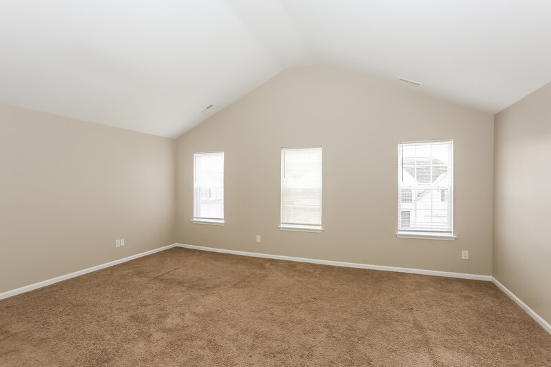 2,250/Mo, 4426 Oakburn Dr Charlotte, NC 28269 Family Room View 2