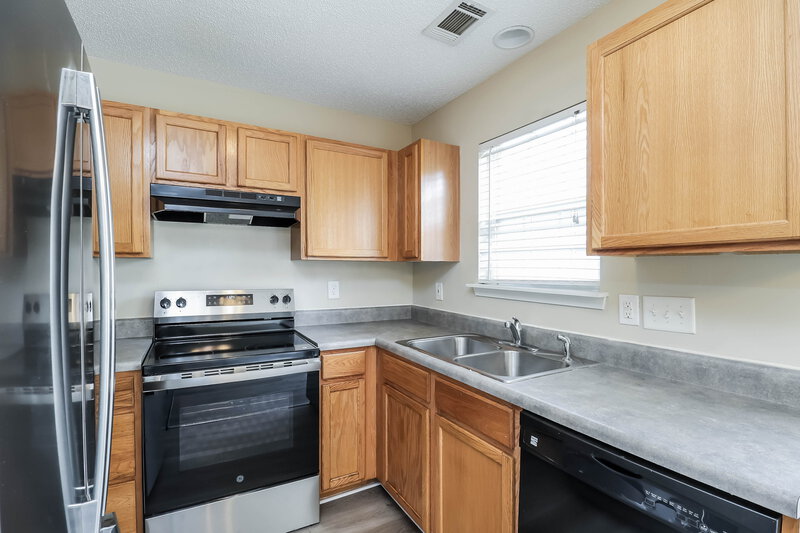1,670/Mo, 17113 Greenlawn Hills Ct Charlotte, NC 28213 Misc View 5