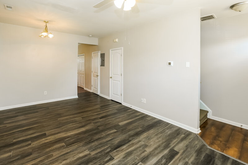 1,525/Mo, 3019 Nevin Place Dr Charlotte, NC 28269 Living Room View 2