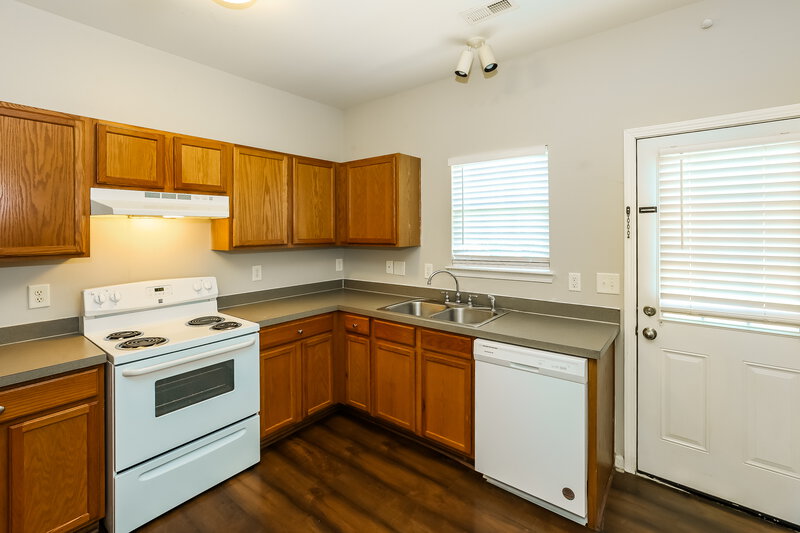 1,525/Mo, 3019 Nevin Place Dr Charlotte, NC 28269 Kitchen View