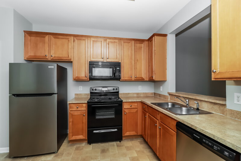 2,025/Mo, 3064 Summerfield Ridge Ln Charlotte, NC 28105 Kitchen View