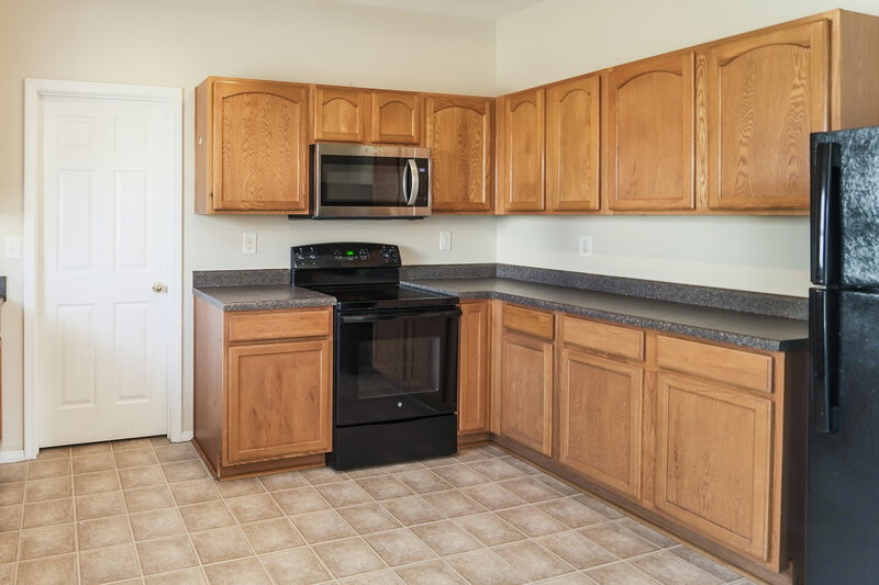 2,060/Mo, 9114 Newfield St Charlotte, NC 28216 Kitchen View