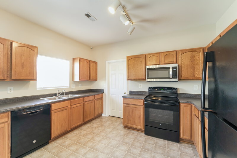 2,060/Mo, 9114 Newfield St Charlotte, NC 28216 Kitchen View 2