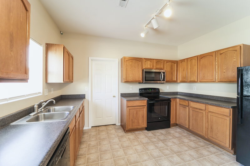 2,060/Mo, 9114 Newfield St Charlotte, NC 28216 Kitchen View 3