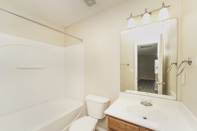 2,060/Mo, 9114 Newfield St Charlotte, NC 28216 Bathroom View