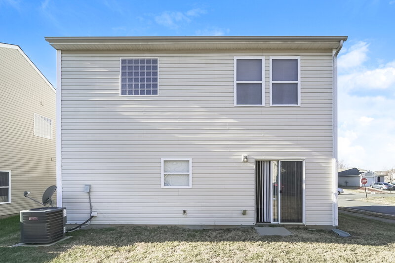 2,060/Mo, 9114 Newfield St Charlotte, NC 28216 Rear View