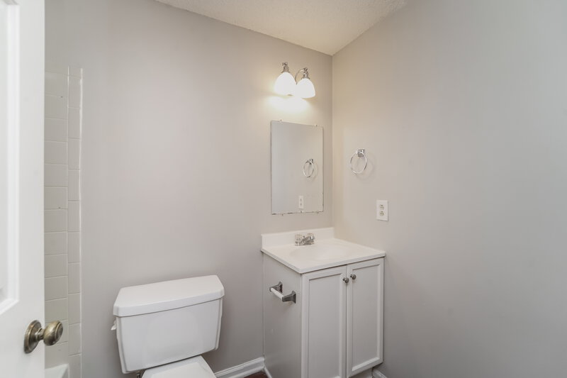 2,045/Mo, 5708 Running Wood Lane Charlotte, NC 28215 Bathroom View