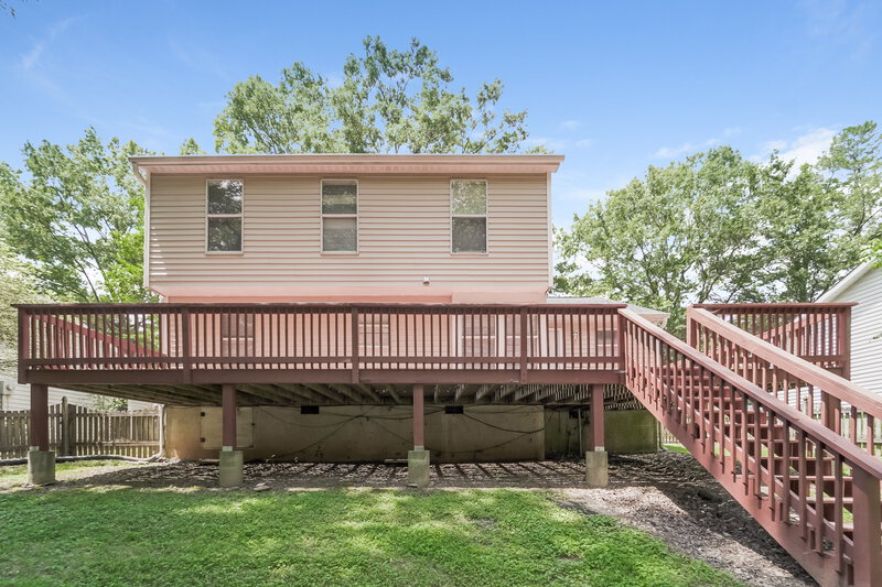 2,045/Mo, 5708 Running Wood Lane Charlotte, NC 28215 Rear View