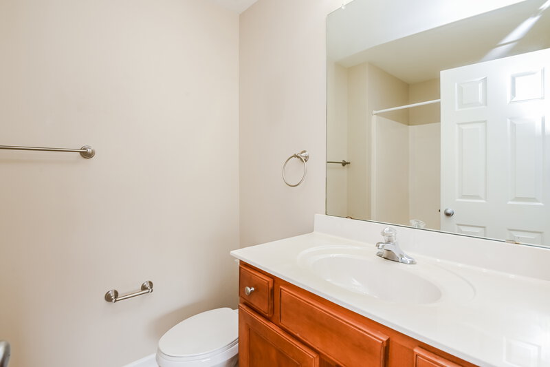 1,480/Mo, 3032 Summerfield Ridge Ln Matthews, NC 28105 Main Bathroom View