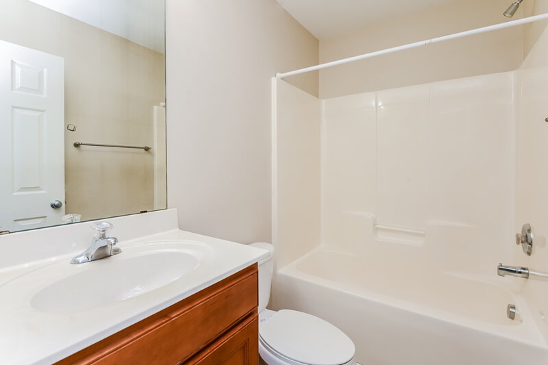 1,480/Mo, 3032 Summerfield Ridge Ln Matthews, NC 28105 Bathroom View
