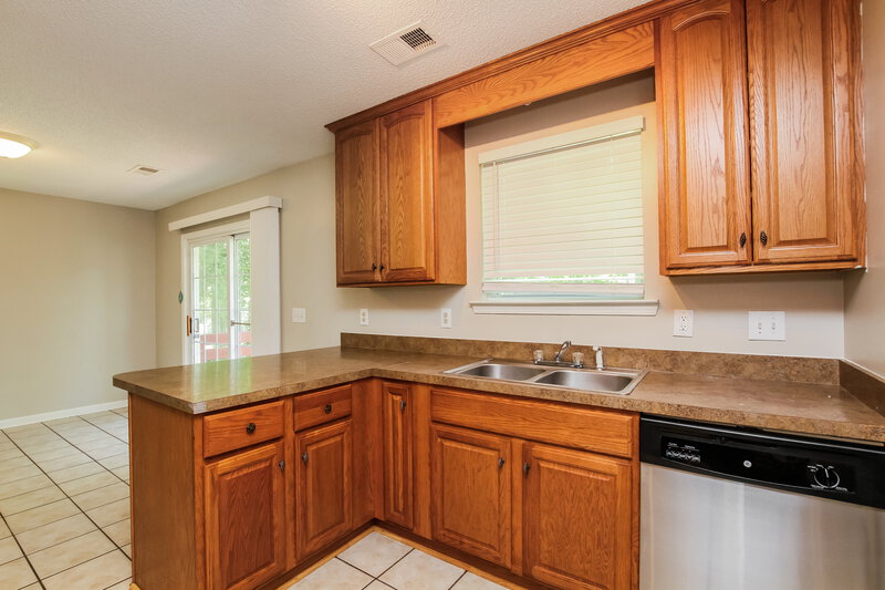 1,745/Mo, 2340 Roberta Rd Concord, NC 28027 Kitchen View