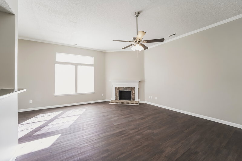 1,870/Mo, 11718 Long Forest Dr Charlotte, NC 28269 Living Room View 2