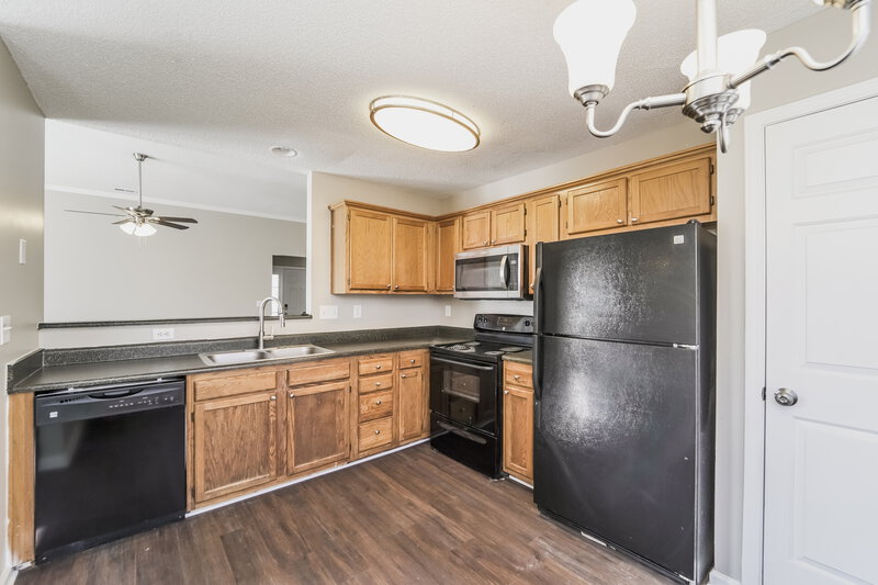 1,870/Mo, 11718 Long Forest Dr Charlotte, NC 28269 Kitchen View 2