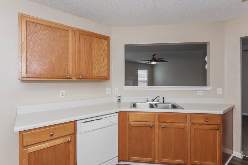 2,085/Mo, 1003 Fort Clapsop Ct Monroe, NC 28110 Kitchen View 3