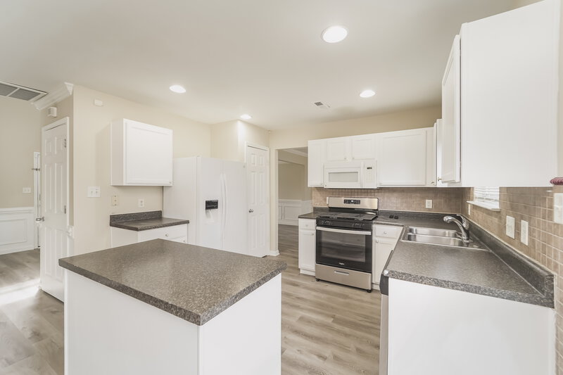 2,320/Mo, 12001 Chantress Ln Charlotte, NC 28215 Misc View 5