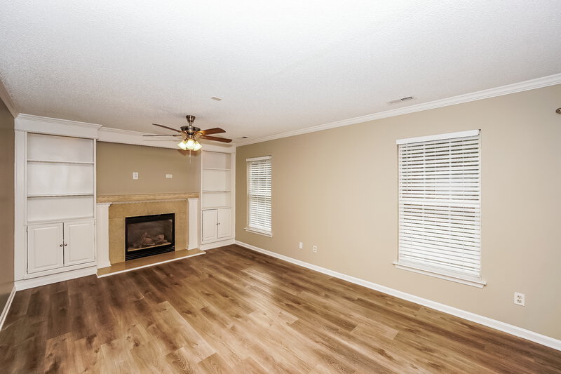 2,450/Mo, 532 Red Oak Ct Tega Cay, SC 29708 Living Room View