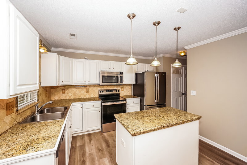 2,450/Mo, 532 Red Oak Ct Tega Cay, SC 29708 Kitchen View