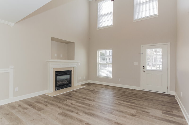 1,720/Mo, 3129 Glen Robin Ct Charlotte, NC 28205 Living Room View