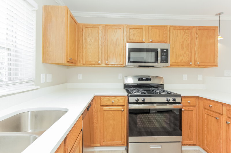 1,720/Mo, 3129 Glen Robin Ct Charlotte, NC 28205 Kitchen View