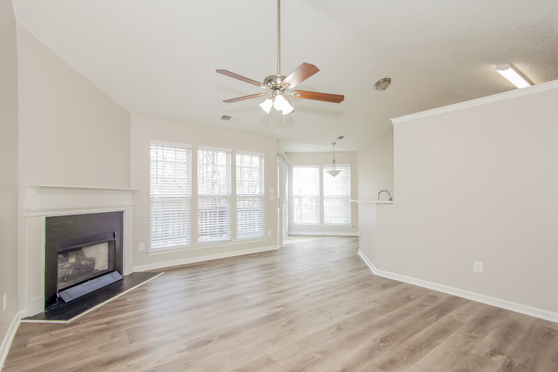 1,880/Mo, 105 Silverleaf Rd Mount Holly, NC 28120 Living Room View 2