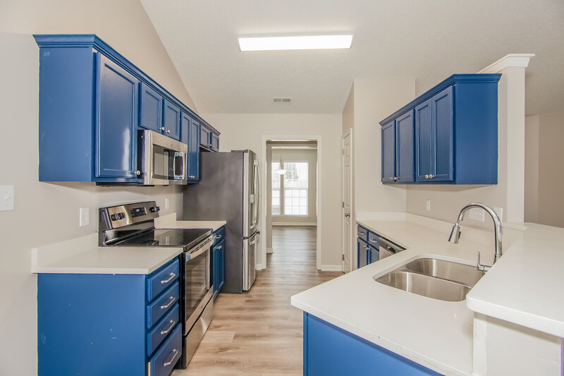 1,880/Mo, 105 Silverleaf Rd Mount Holly, NC 28120 Kitchen View