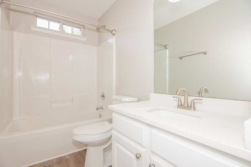 1,880/Mo, 105 Silverleaf Rd Mount Holly, NC 28120 Bathroom View