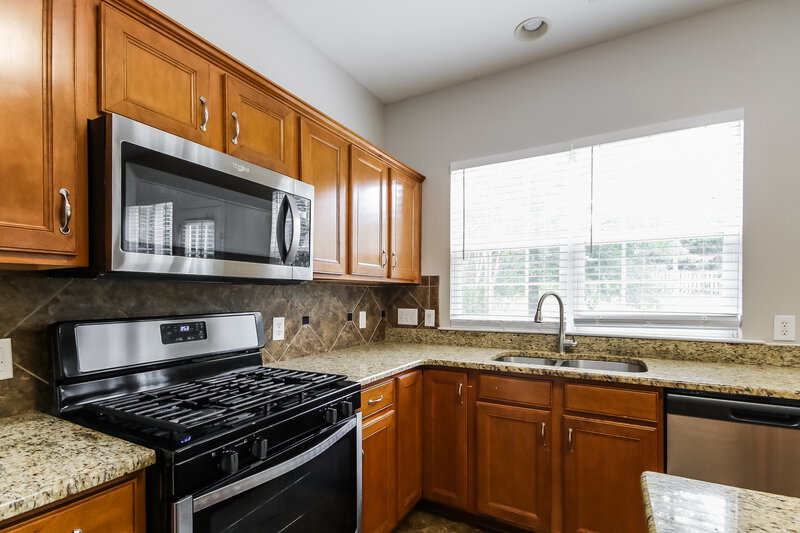 2,620/Mo, 2533 Red Birch Dr Charlotte, NC 28262 Kitchen View 2