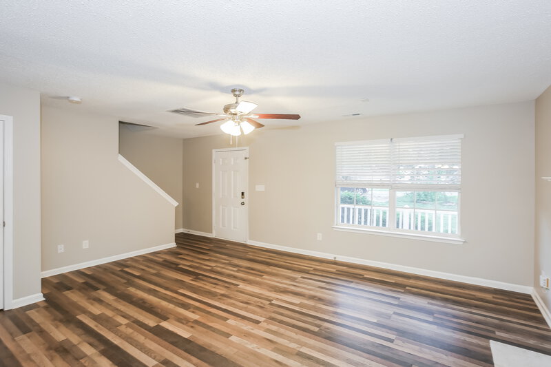 1,990/Mo, 11240 Northwoods Forest Dr Charlotte, NC 28214 Living Room View