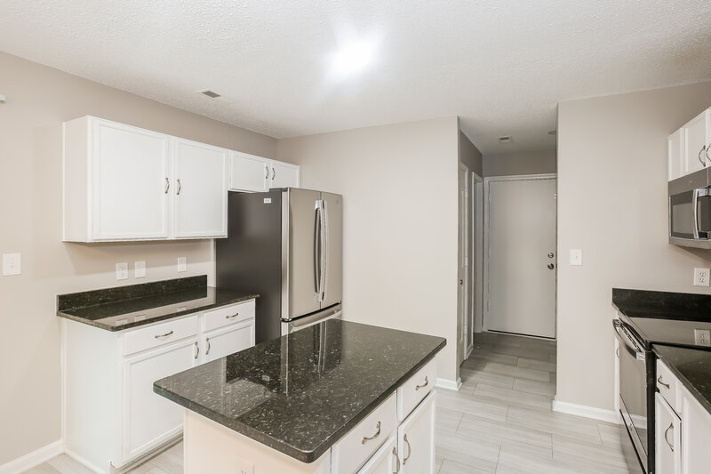 1,990/Mo, 11240 Northwoods Forest Dr Charlotte, NC 28214 Kitchen View