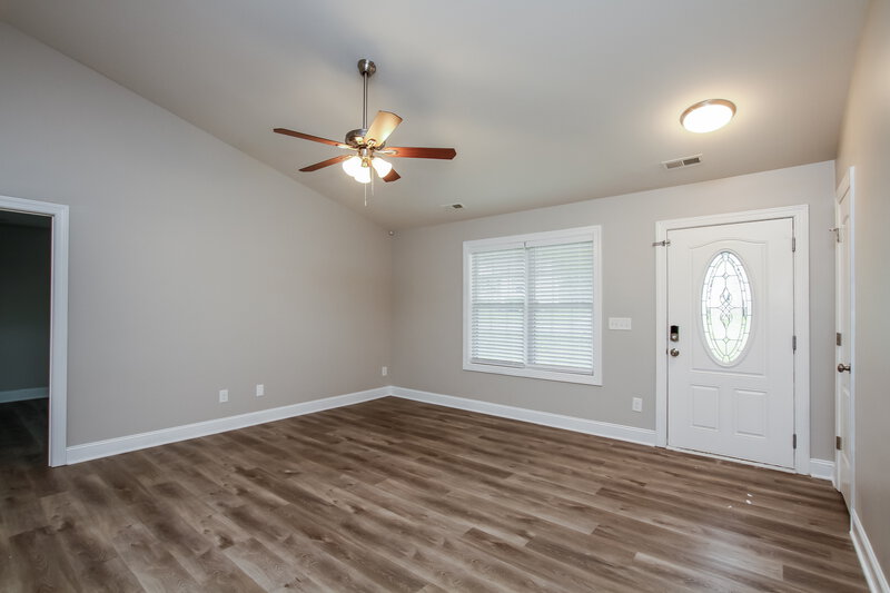 2,570/Mo, 408 Cook St Kannapolis, NC 28083 Living Room View