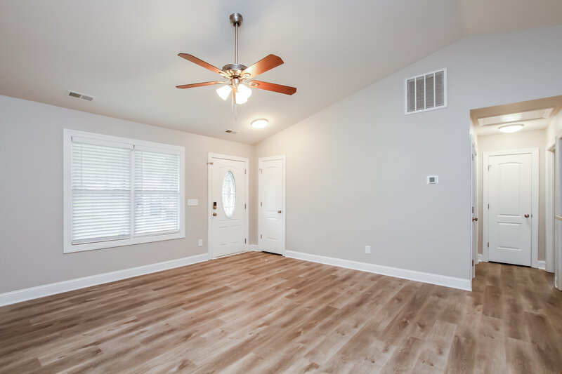 2,570/Mo, 408 Cook St Kannapolis, NC 28083 Living Room View 3