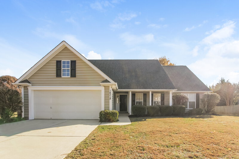 2,090/Mo, 14318 Chenault Drive Huntersville, NC 28078 Front View