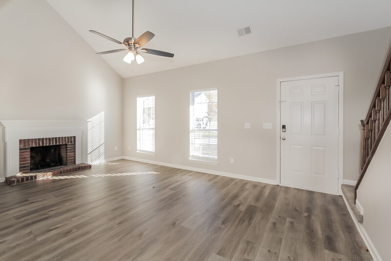 1,800/Mo, 5013 Farmview Dr Monroe, NC 28110 Living Room View