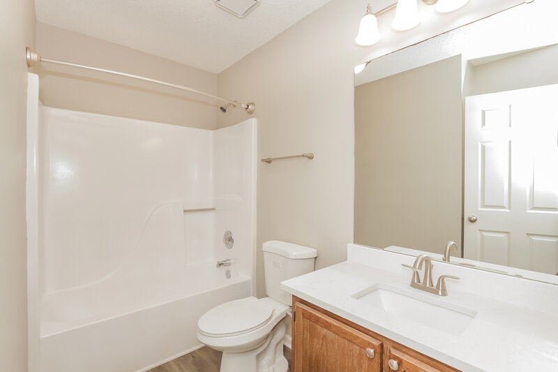 1,800/Mo, 5013 Farmview Dr Monroe, NC 28110 Bathroom View