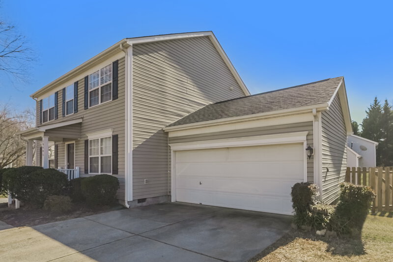 1,955/Mo, 10405 Yellow Rose Ln Charlotte, NC 28269 Front View