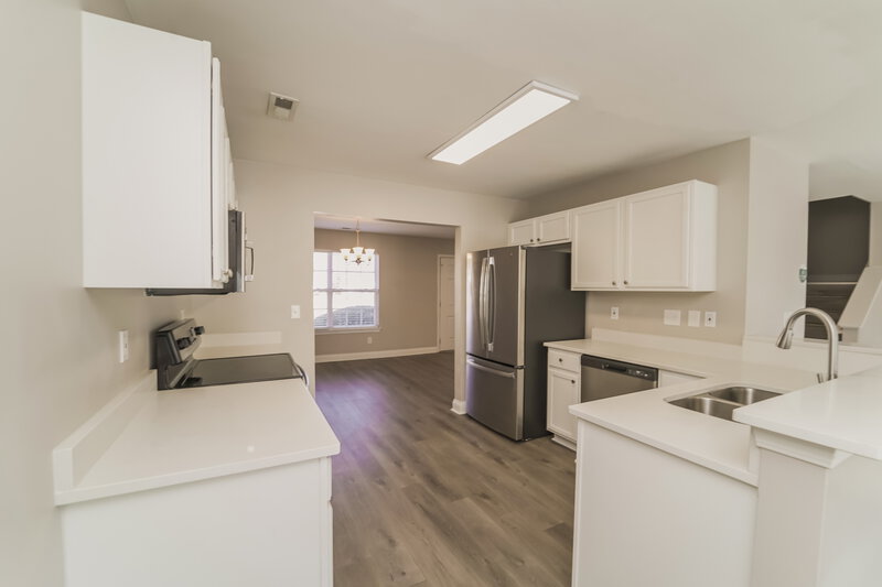 1,955/Mo, 10405 Yellow Rose Ln Charlotte, NC 28269 Kitchen View