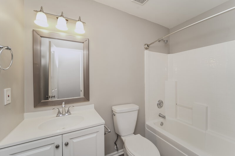 1,955/Mo, 10405 Yellow Rose Ln Charlotte, NC 28269 Bathroom View