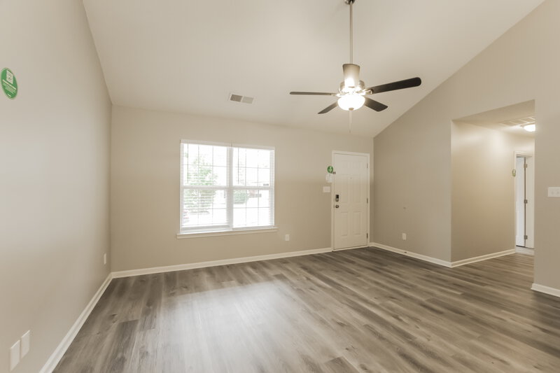 1,905/Mo, 6319 Fresh Wind Ave Charlotte, NC 28212 Living Room View 3