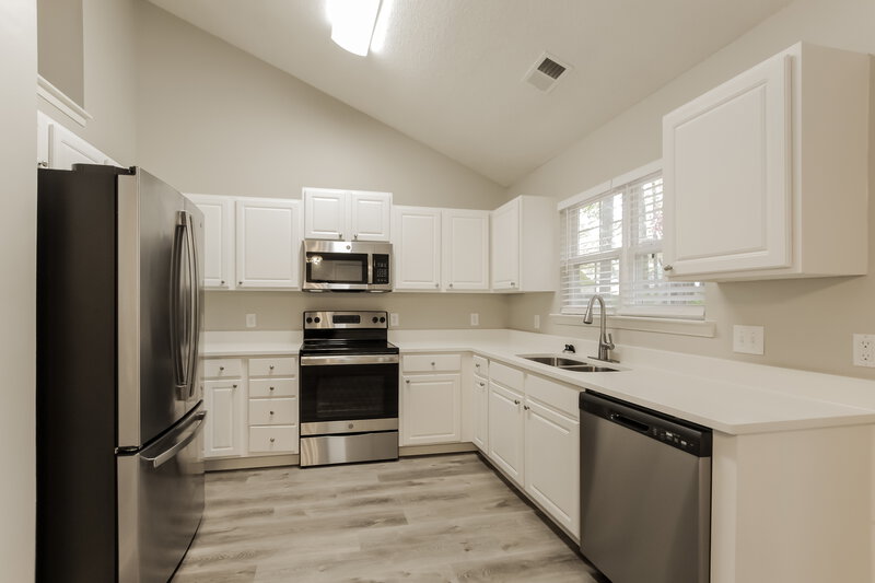 1,905/Mo, 6319 Fresh Wind Ave Charlotte, NC 28212 Kitchen View 2