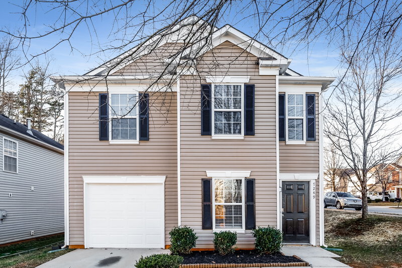 1,740/Mo, 7249 Fox Point Dr Charlotte, NC 28269 External View