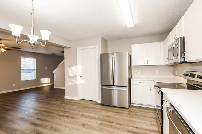 1,740/Mo, 7249 Fox Point Dr Charlotte, NC 28269 Kitchen View